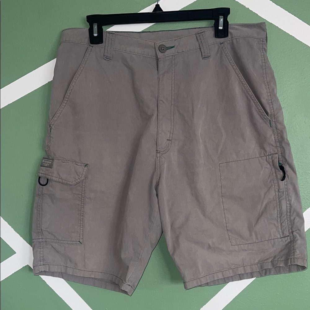 Wrangler Casual Gray Cargo Shorts with Durable Fabric